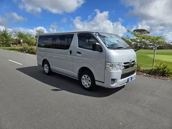 Toyota Hiace 2021 photo 2