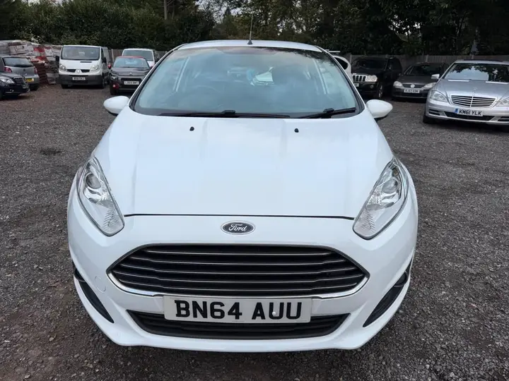Ford Fiesta 2014 photo 2