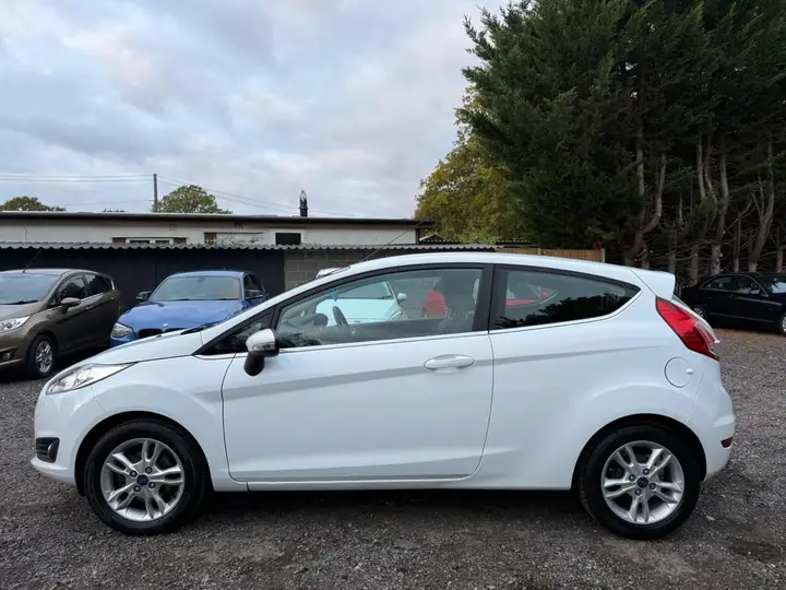 Ford Fiesta 2014 photo 4