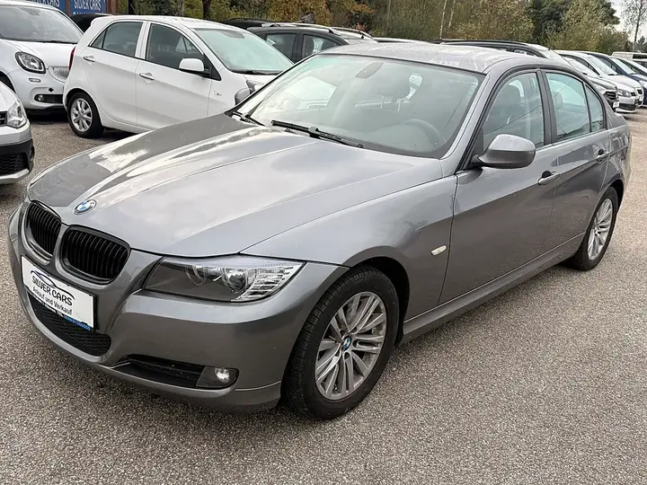 BMW 3 Series 2009 photo 3