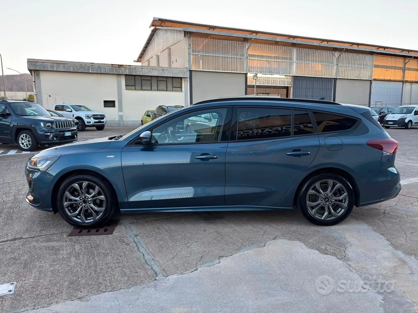 Ford Focus 2022 photo 2