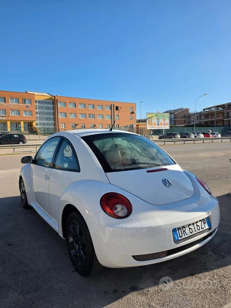 Volkswagen New Beetle 2008 photo 5
