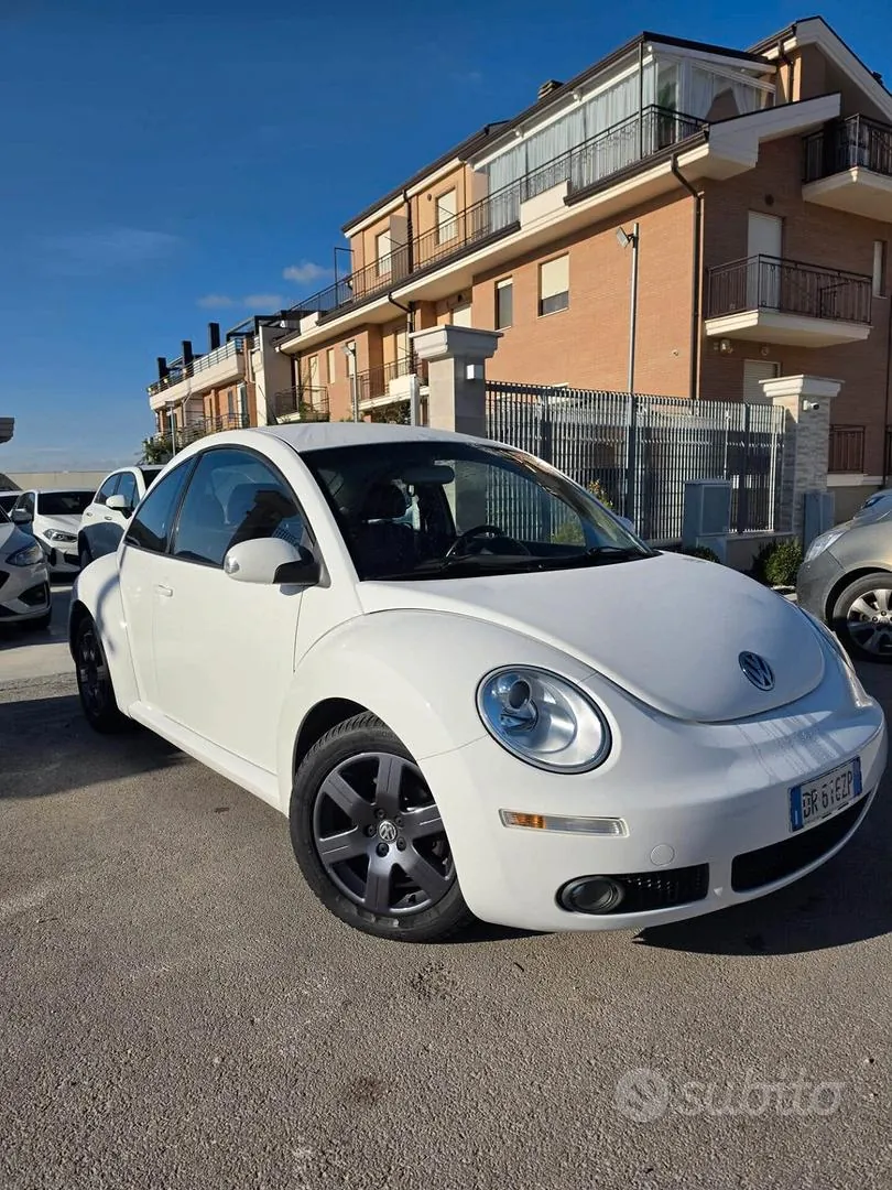 Volkswagen New Beetle 2008 photo 2