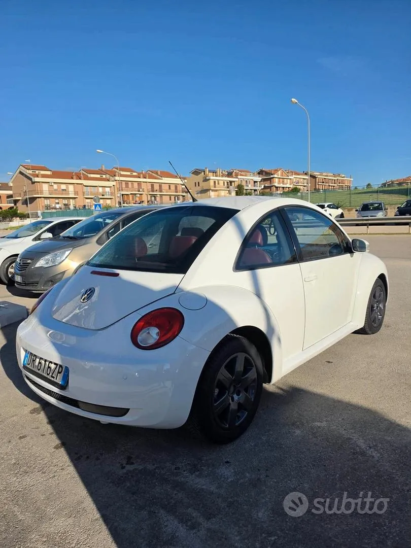 Volkswagen New Beetle 2008 photo 4