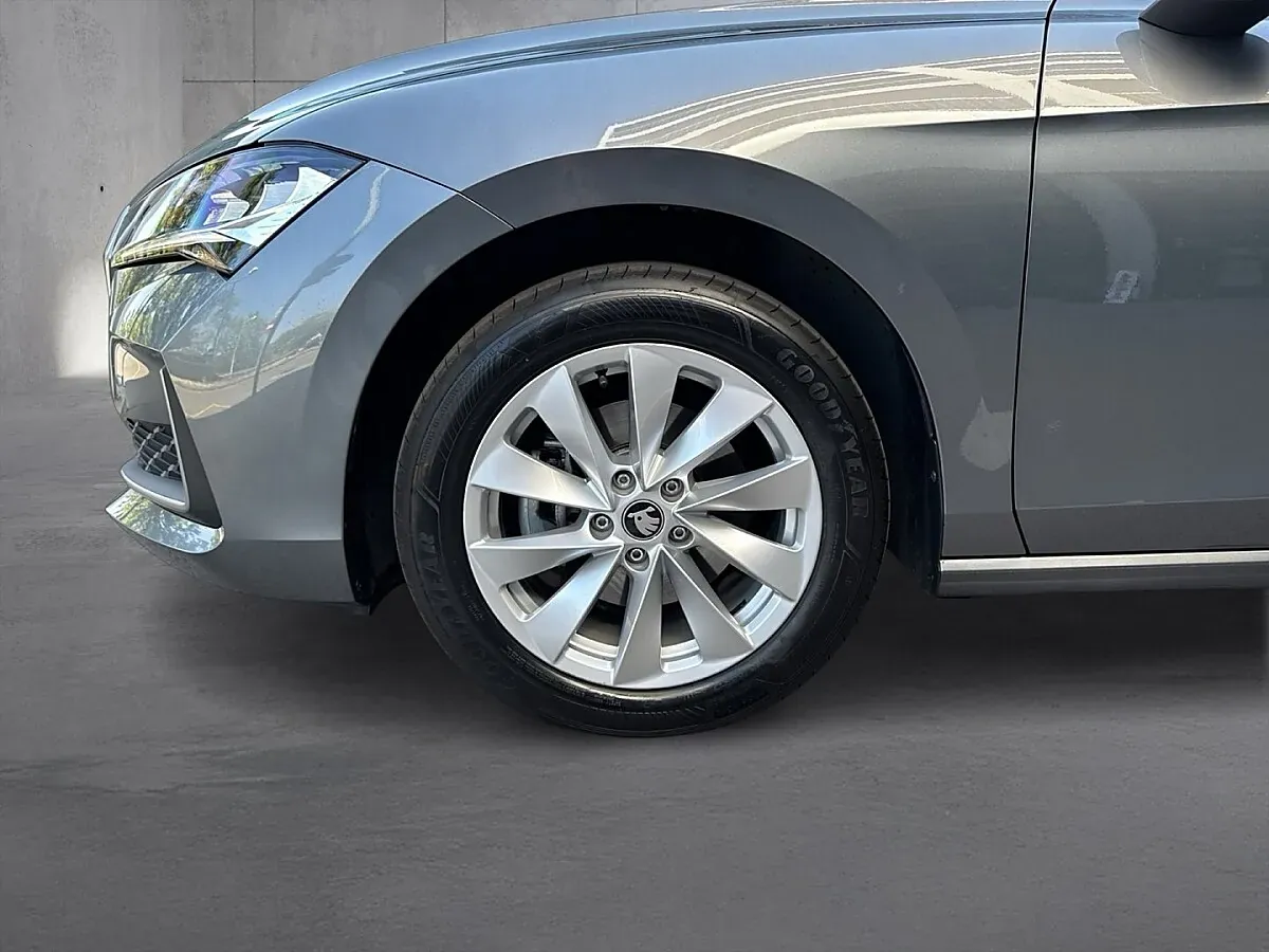 Skoda Superb 2025 photo 3