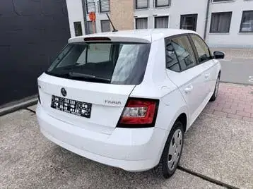 Skoda Fabia 2015 photo 3