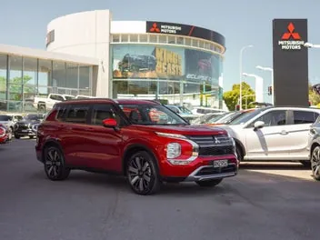 Mitsubishi Outlander 2025 photo 2