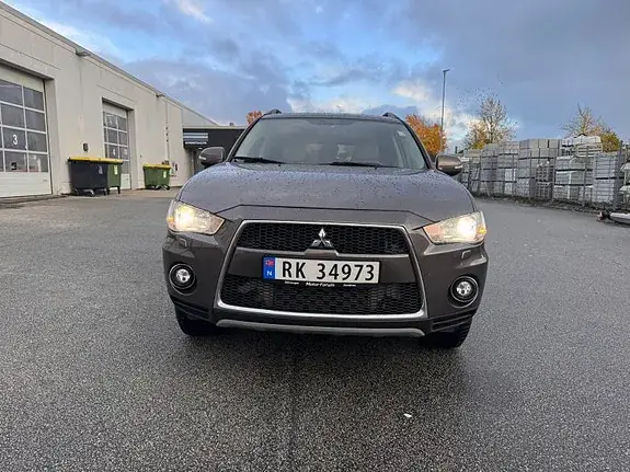 Mitsubishi Outlander 2011 photo 2