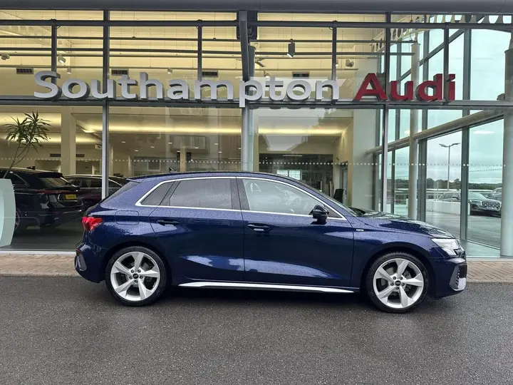 Audi A3 2023 photo 2