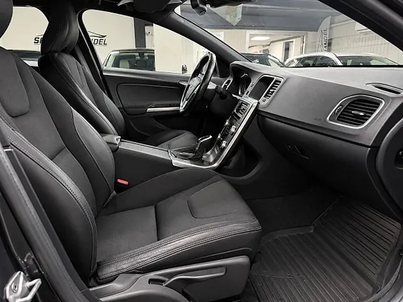 Volvo V60 Cross Country 2016 photo 5