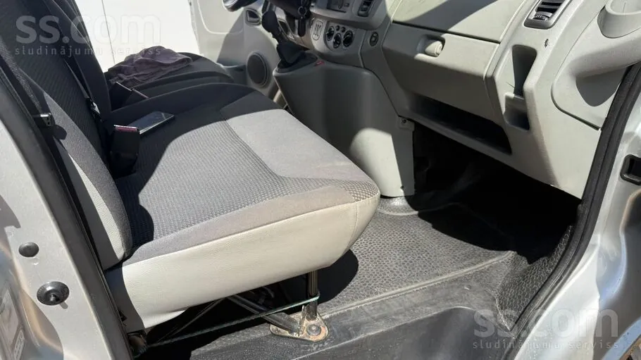 Opel Vivaro 2010 photo 5