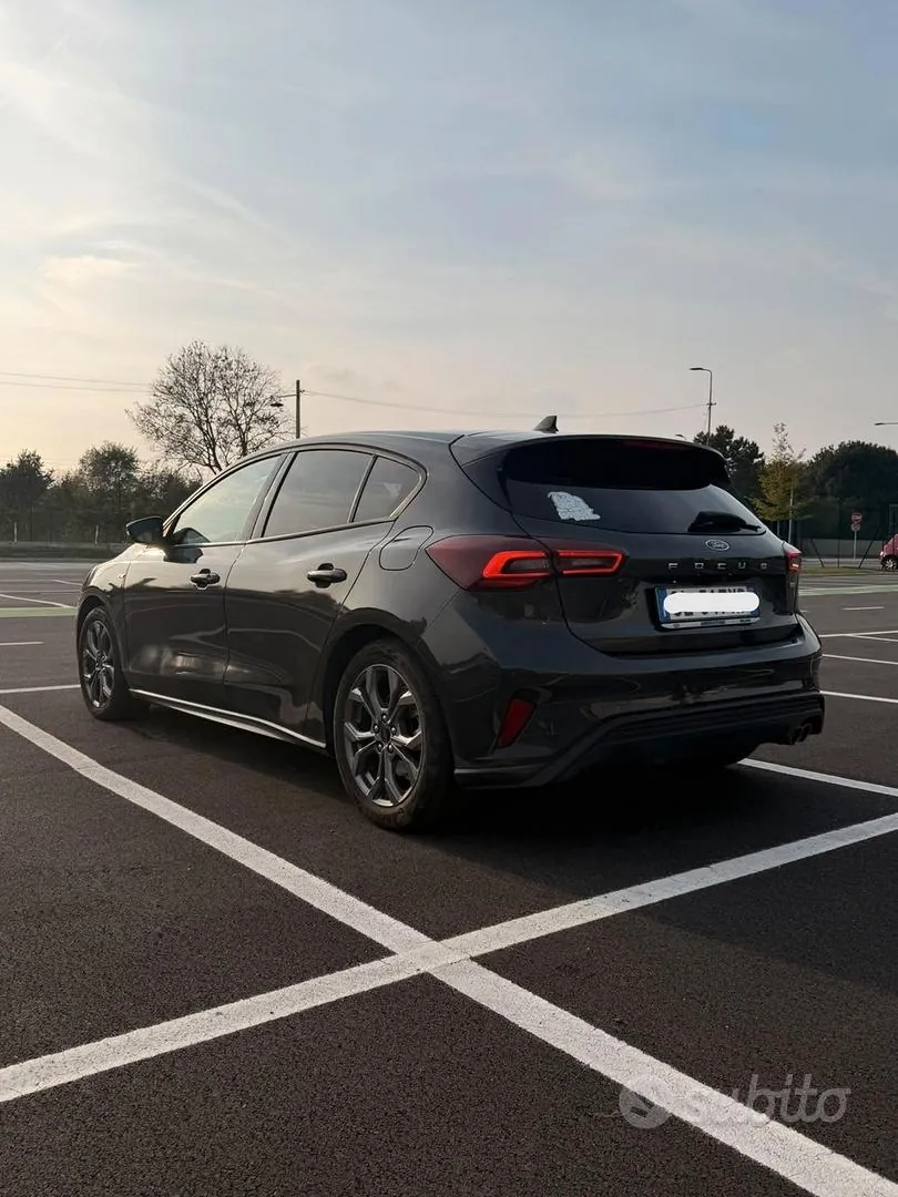 Ford Focus 2023 photo 3