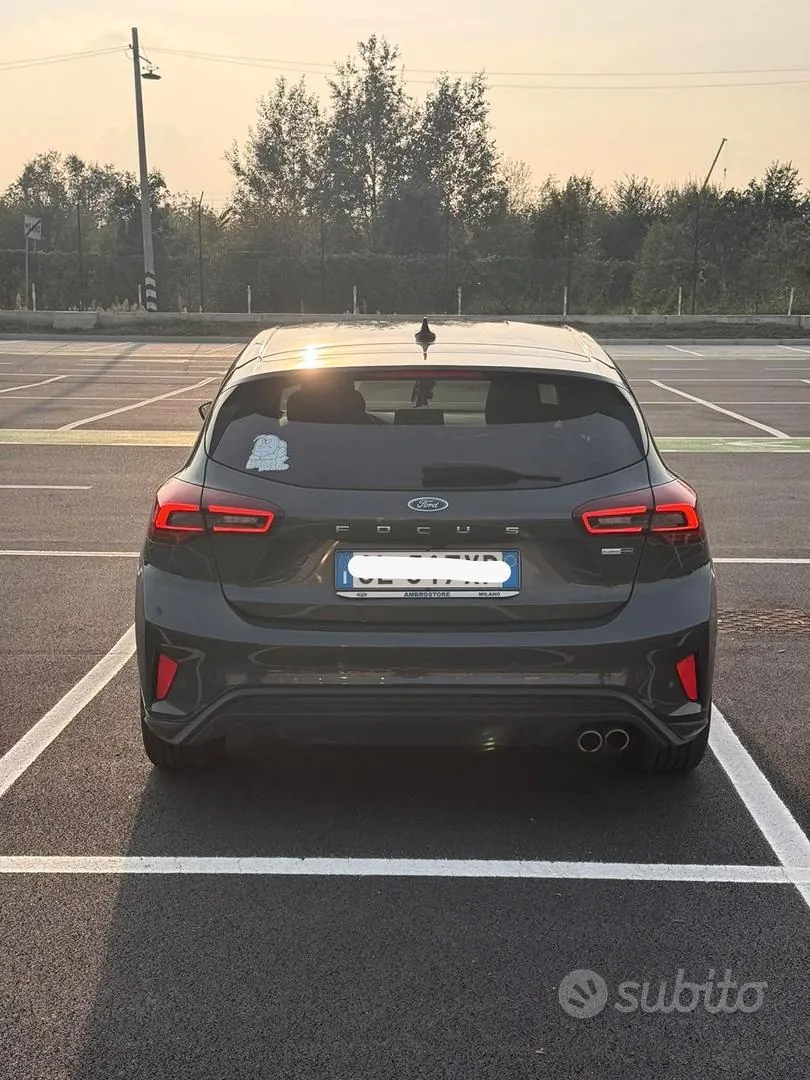 Ford Focus 2023 photo 2