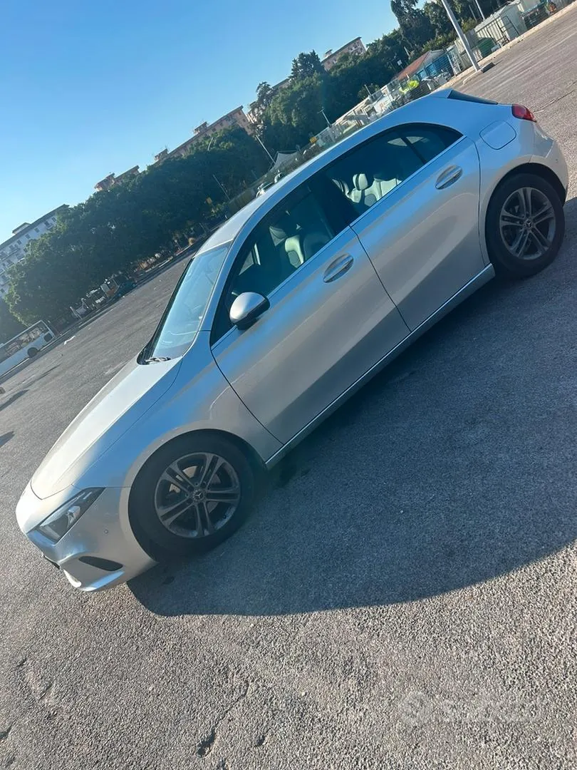 Mercedes-Benz A180 2019 photo 3