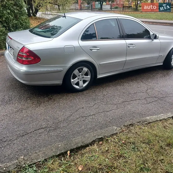 Mercedes-Benz E-Class 2002 photo 4
