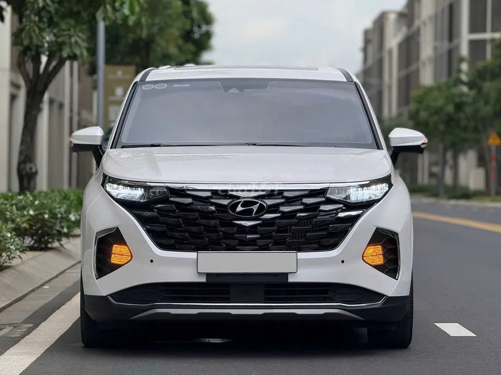 Hyundai Custin