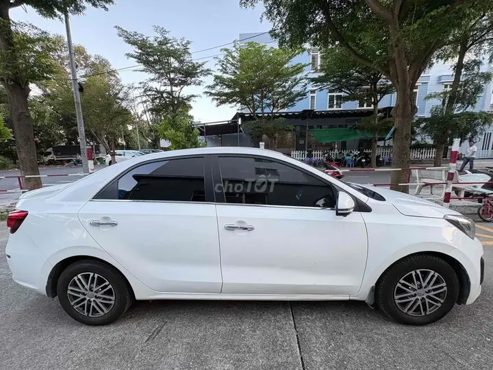 Kia Soluto 2021 photo 2