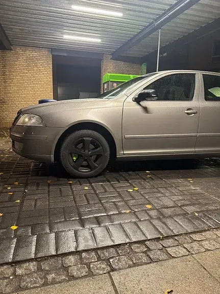 Skoda Octavia 2009 photo 3
