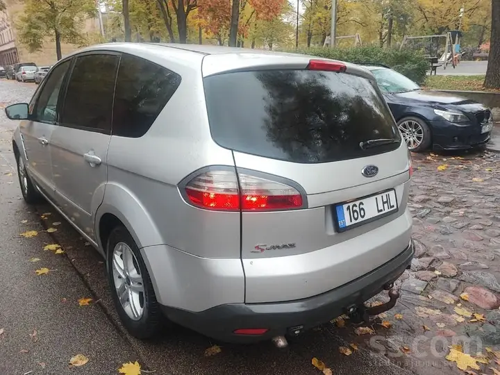 Ford S-Max 2010 photo 3
