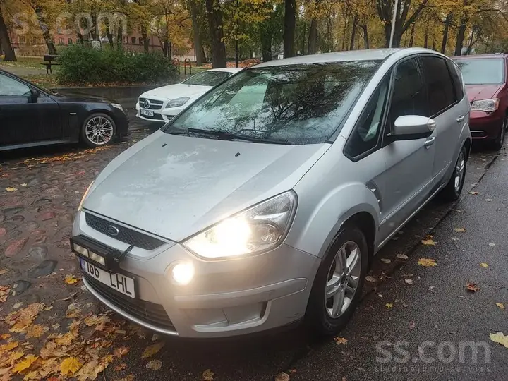 Ford S-Max 2010 photo 2