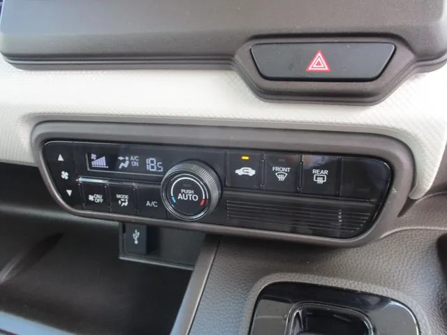 Honda N-Box G 2022 photo 4