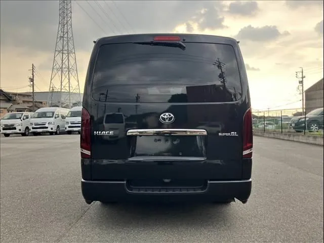 Toyota Hiace 2020 photo 3