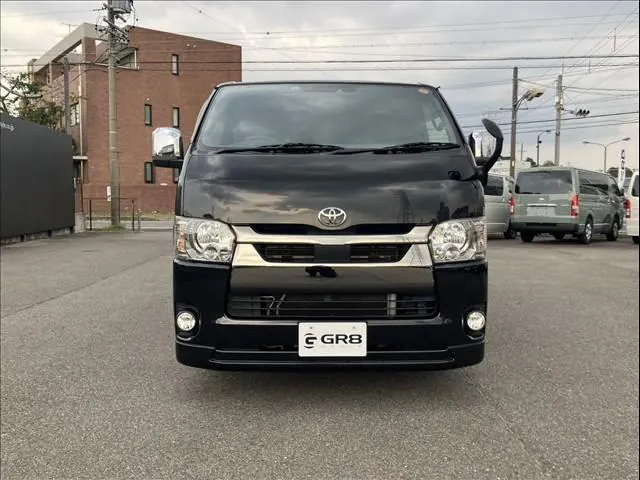 Toyota Hiace 2020 photo 2