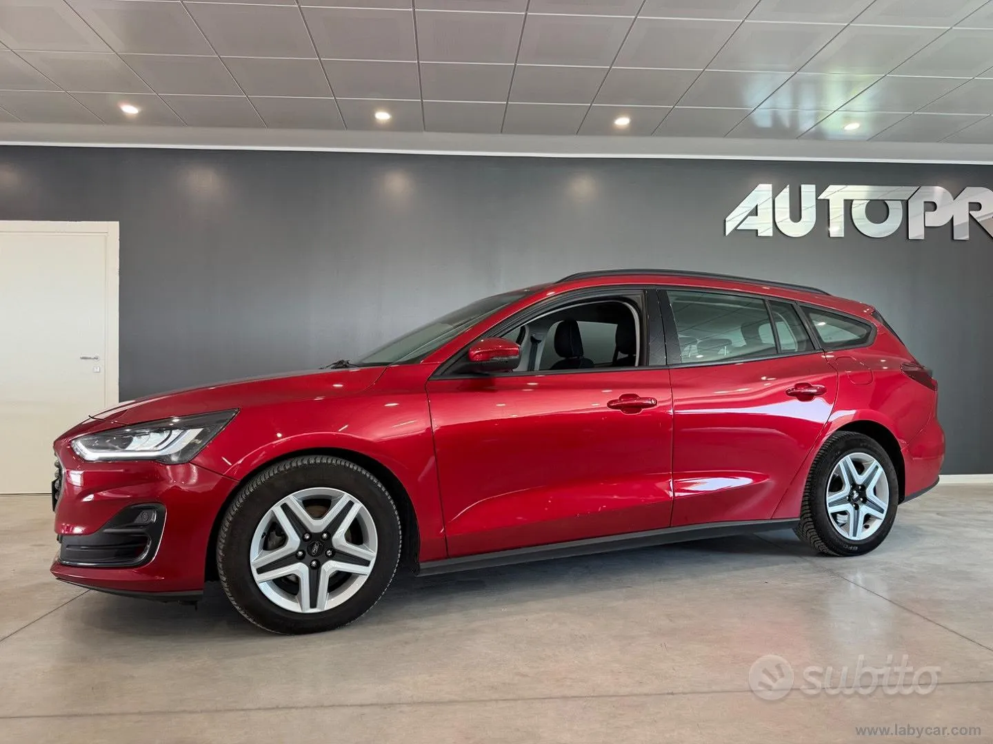 Ford Focus 2022 photo 2