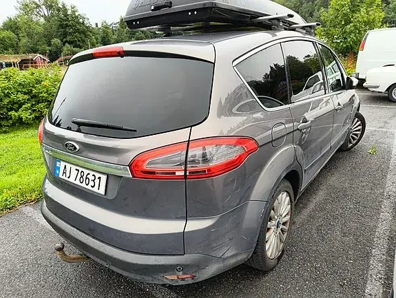 Ford S-Max 2013 photo 2