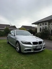 BMW 320I 2009 photo 3