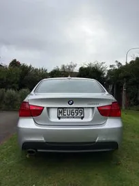 BMW 320I 2009 photo 4