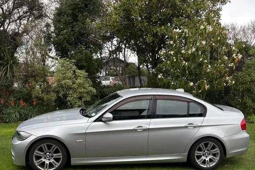 BMW 320I
