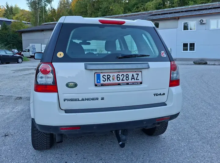 Land Rover Freelander 2 2009 photo 3