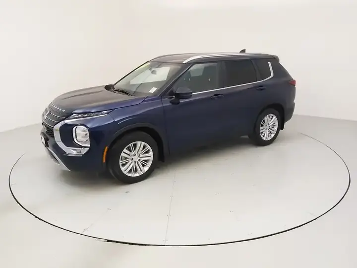 Mitsubishi Outlander 2024 photo 2