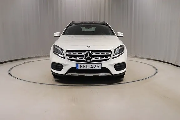 Mercedes-Benz Gla180 D 2018 photo 2