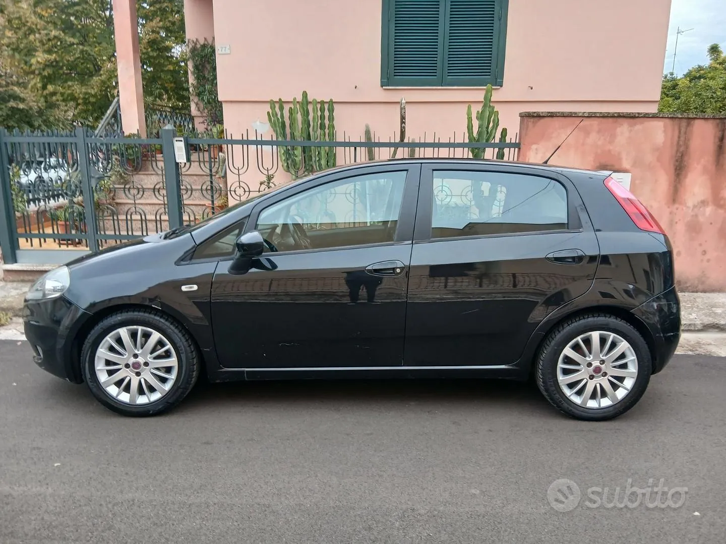 Fiat Grande Punto 2009 photo 2