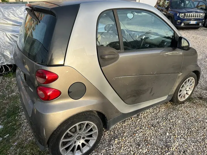 Smart Fortwo 2010 photo 2