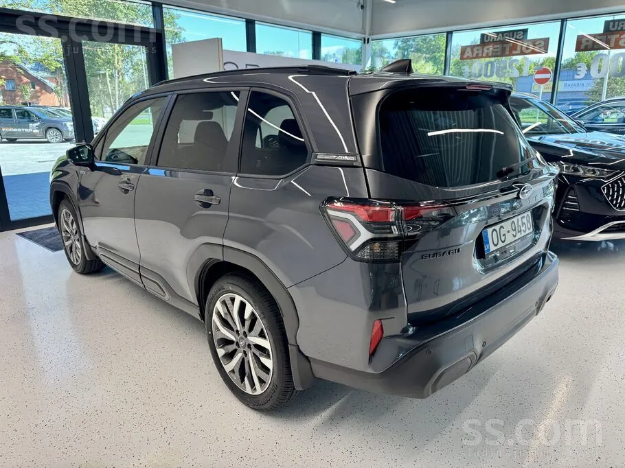 Subaru Forester 2025 photo 2
