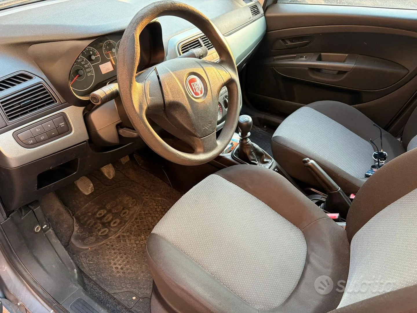 Fiat Punto 2013 photo 4