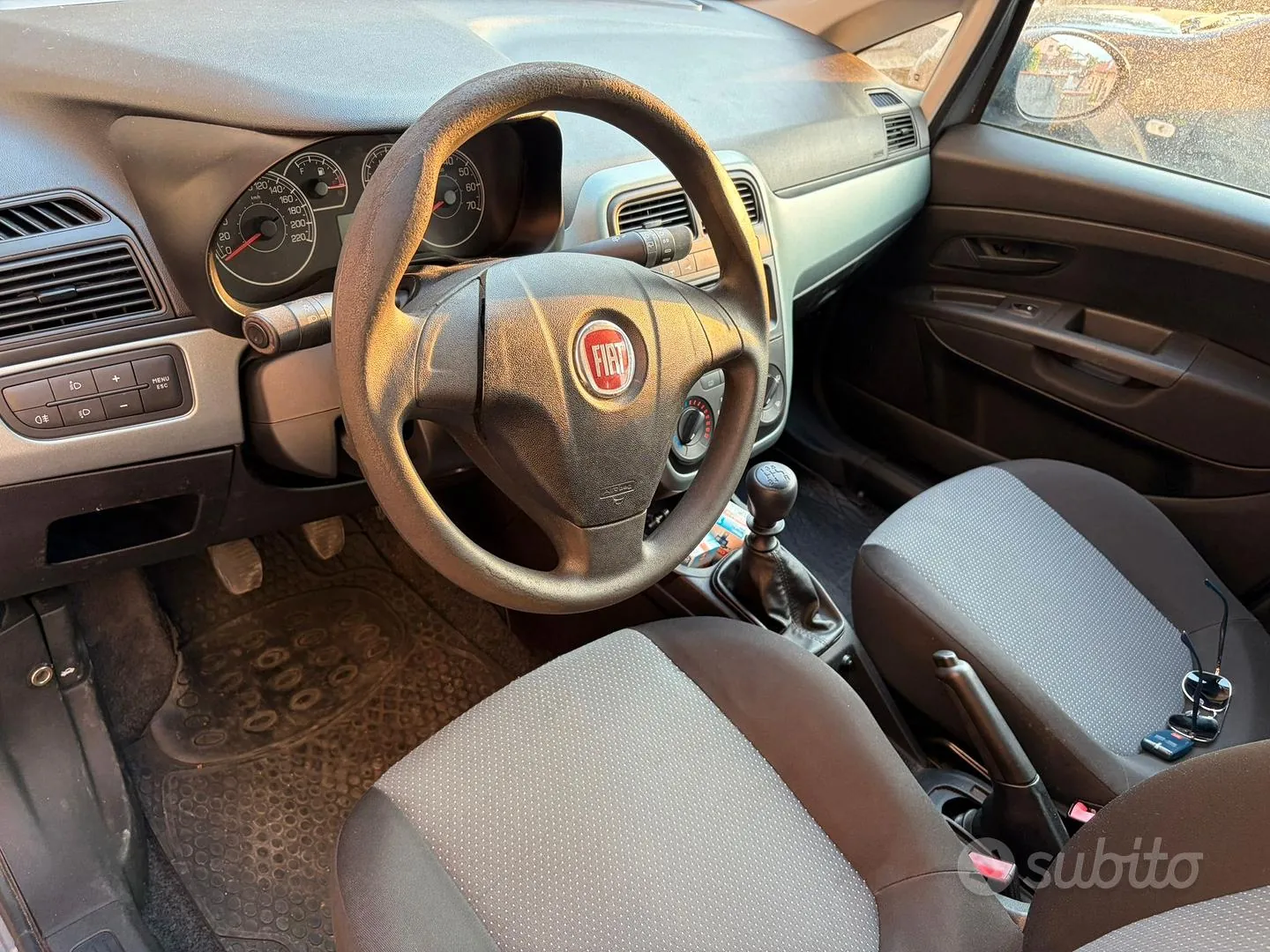 Fiat Punto 2013 photo 5