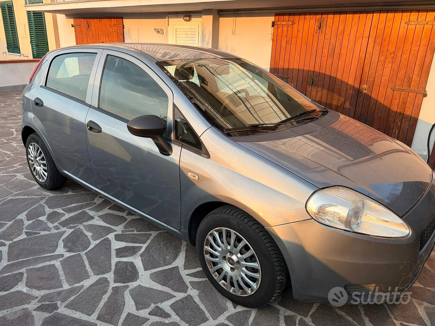 Fiat Punto 2013 photo 2