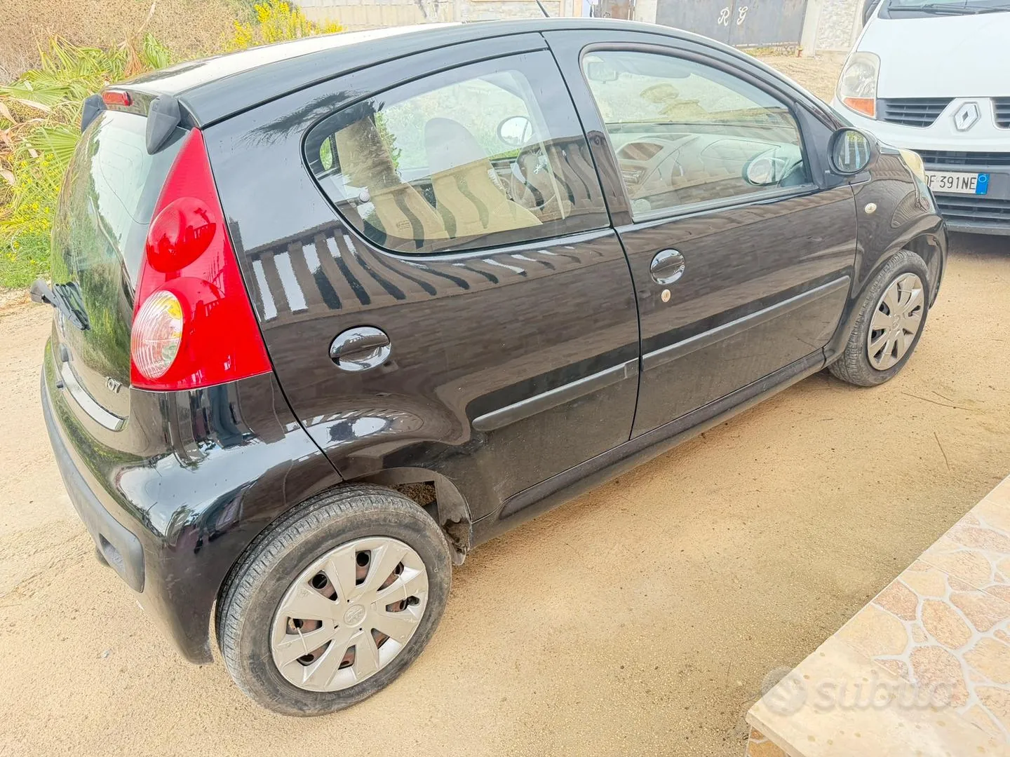 Peugeot 107 2008 photo 4