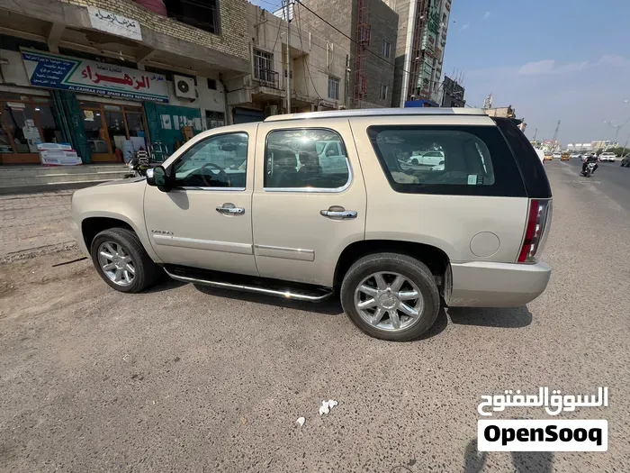 GMC Yukon Denali 2012 photo 4