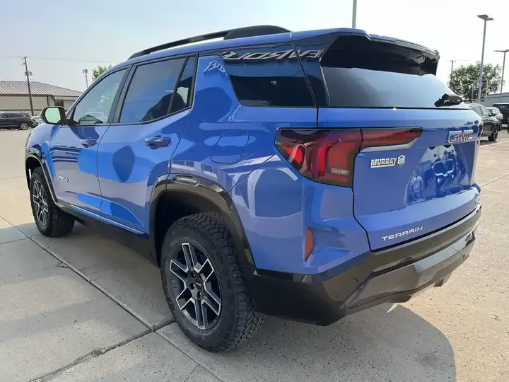GMC Terrain 2026 photo 2