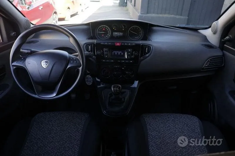 Lancia Ypsilon 2022 photo 2