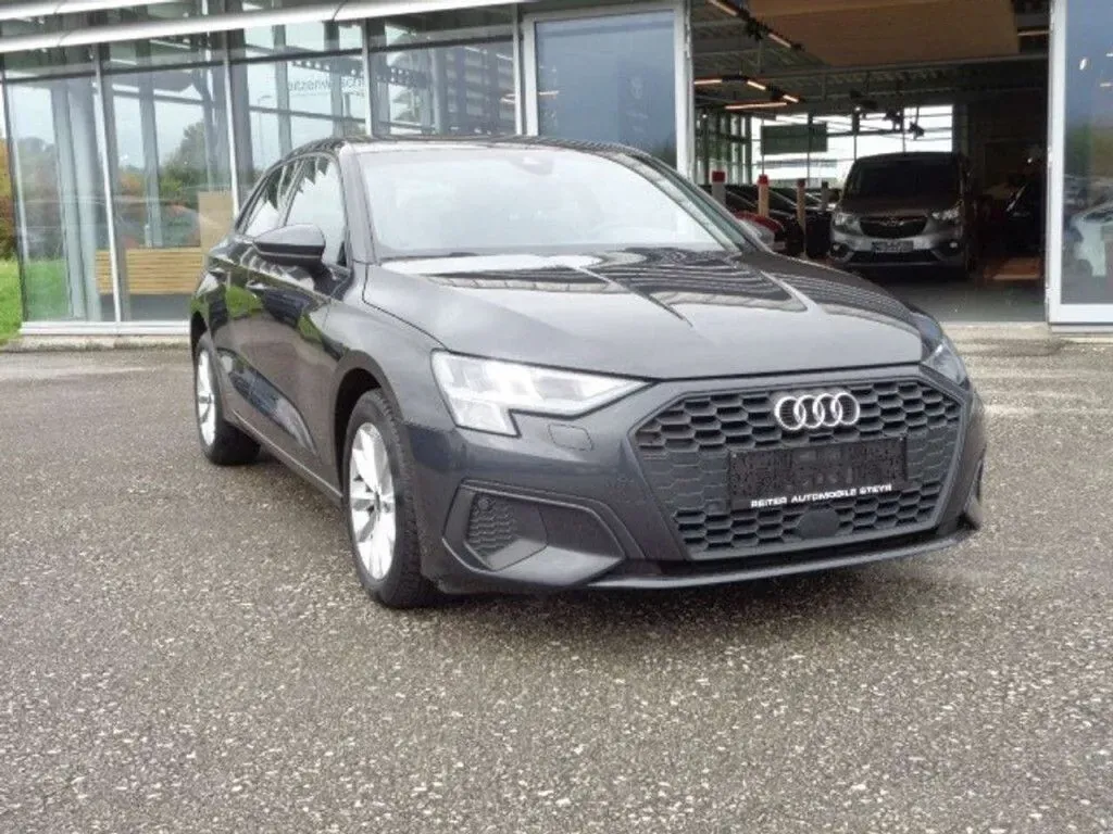 Audi A3 2022 photo 2