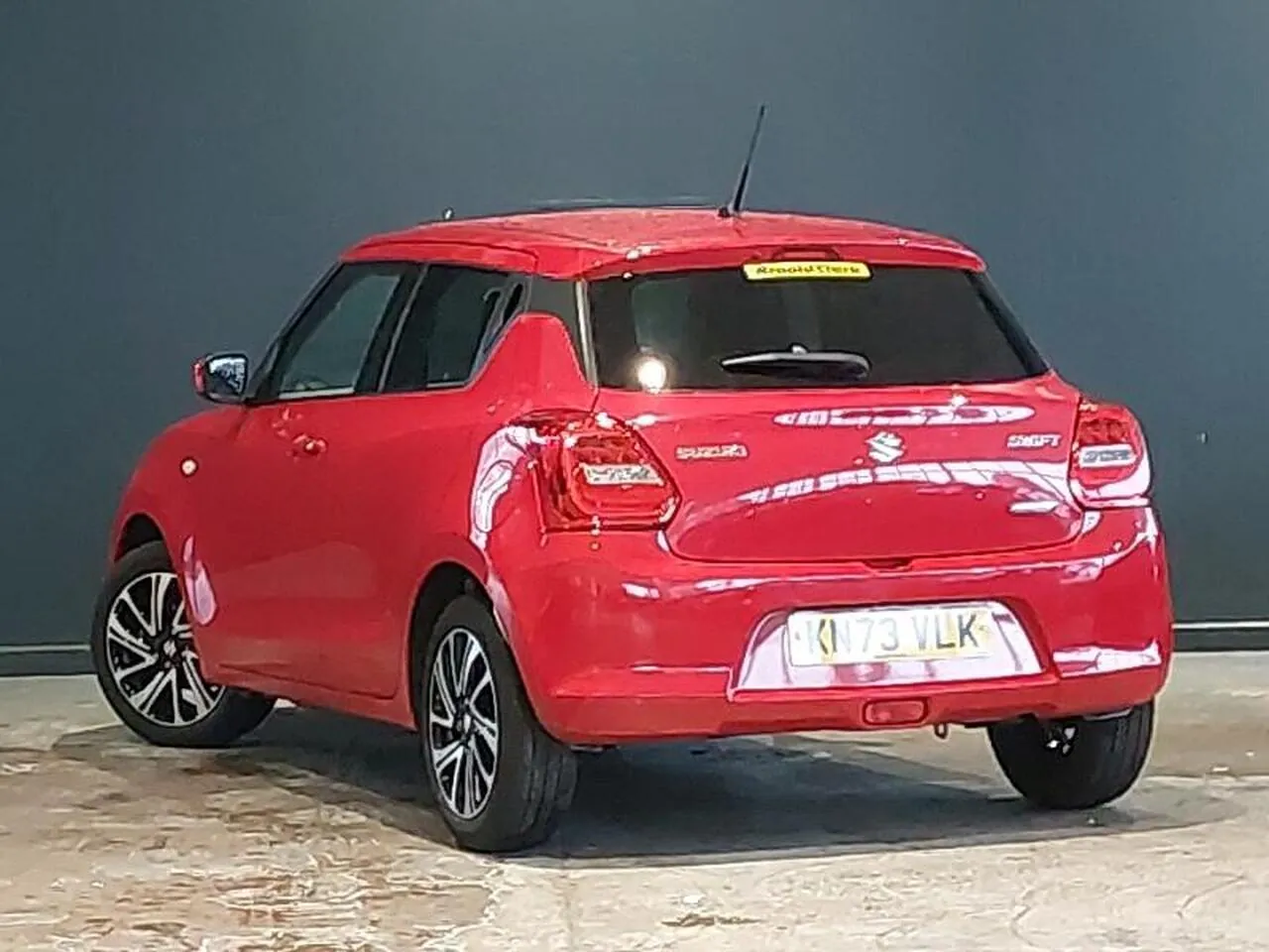 Suzuki Swift 2023 photo 2