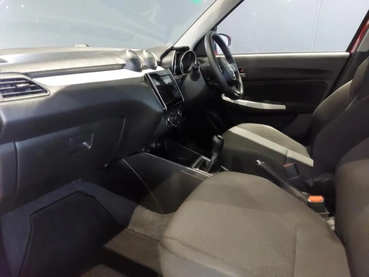 Suzuki Swift 2023 photo 5