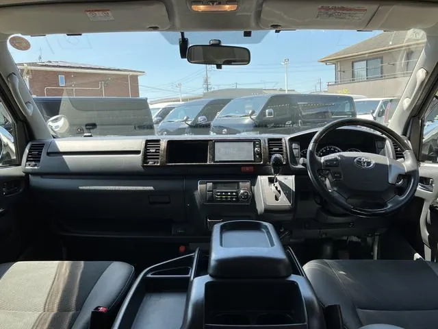 Toyota Hiace 2017 photo 4