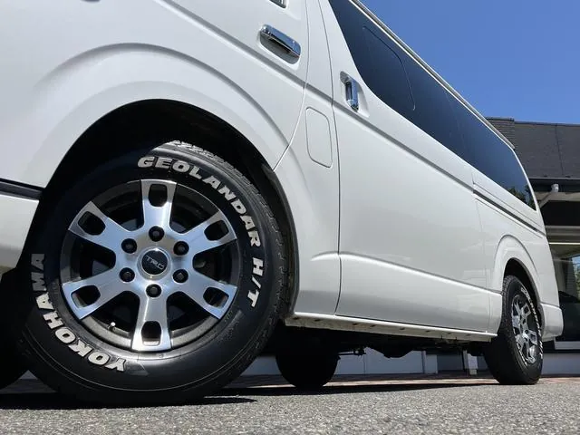 Toyota Hiace 2017 photo 3